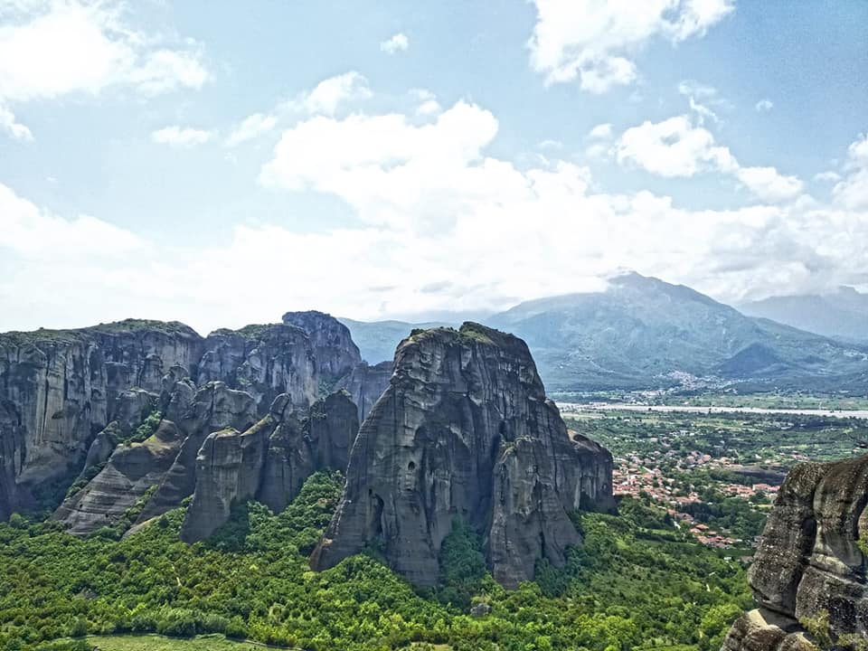 Μια απολαυστική εκδρομή του σχολείου μας στα Μετέωρα - Peek at Greek - Greek language and culture school