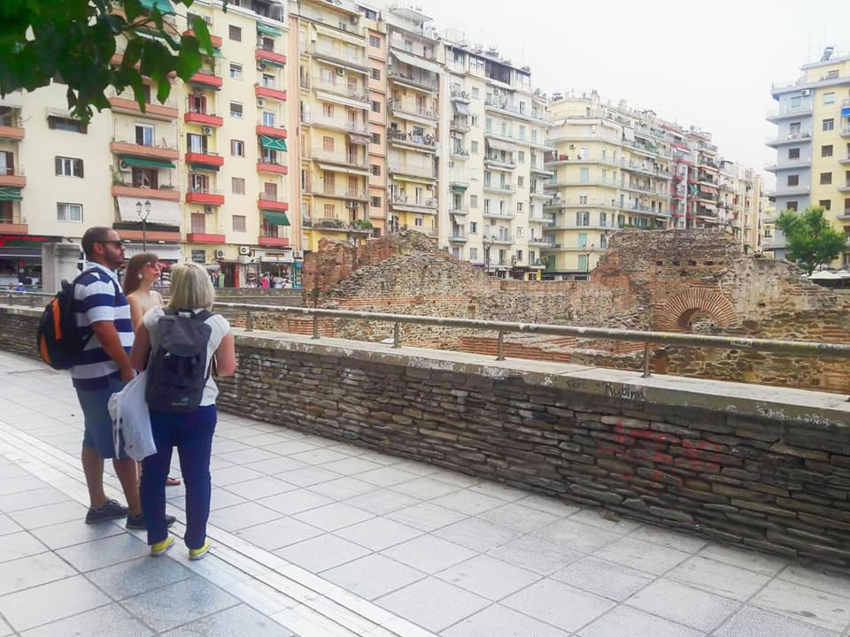 Walking through the history of Thessaloniki... 1 Walking through the history of Thessaloniki... - Peek at Greek - Greek language and culture school